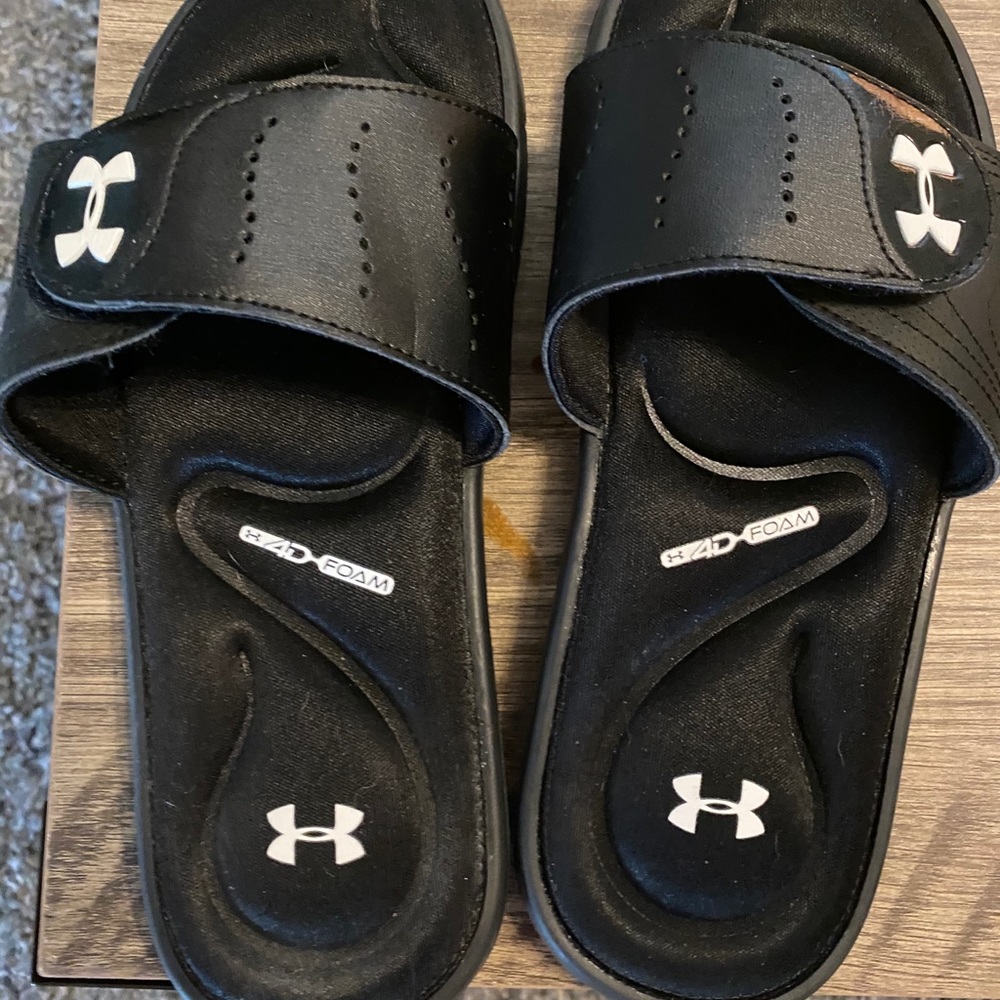 Woman’s 4d foam Under Armor sandals